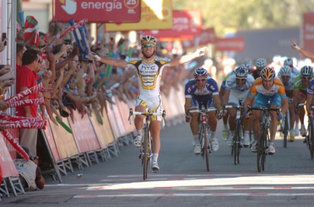 Mark Cavendish (Team Columbia-Highroad) wins again. Photo copyright Fotoreporter Sirotti.