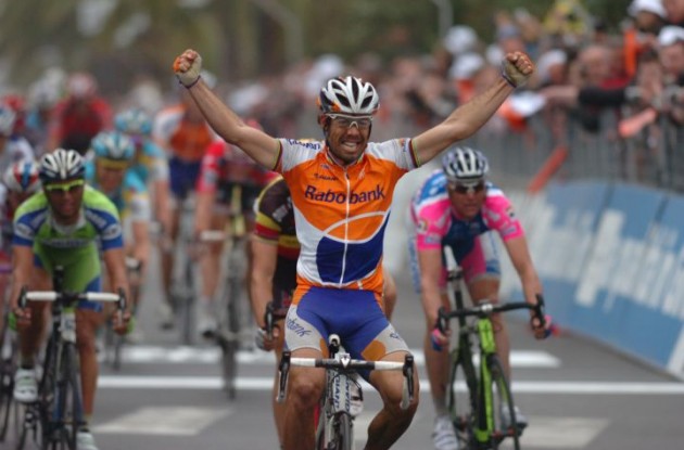 Oscar Freire wins Milano-San Remo 2010. Photo copyright Fotoreporter Sirotti.