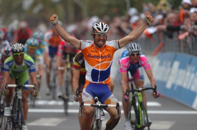 Oscar Freire wins the 2010 Milan-San Remo race - watch him grab the win in the videos section here on Roadcycling.com. Photo copyright Fotoreporter Sirotti.