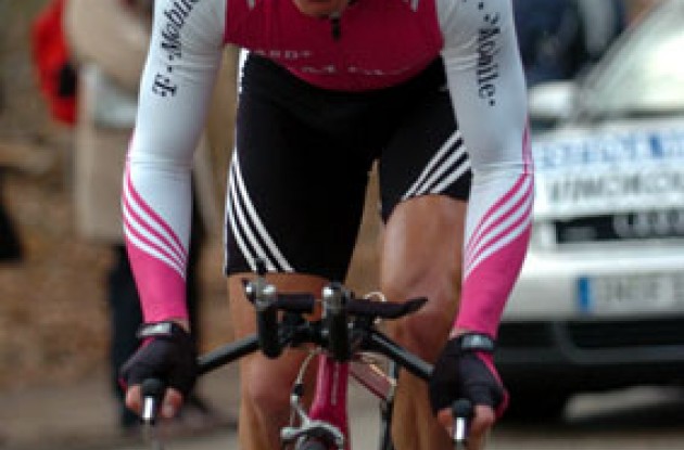 Last year's Paris-Nice winner Alexandre Vinokourov (T-Mobile) finished 26 seconds behind Jaksche today. Photo copyright Fotoreporter Sirotti.