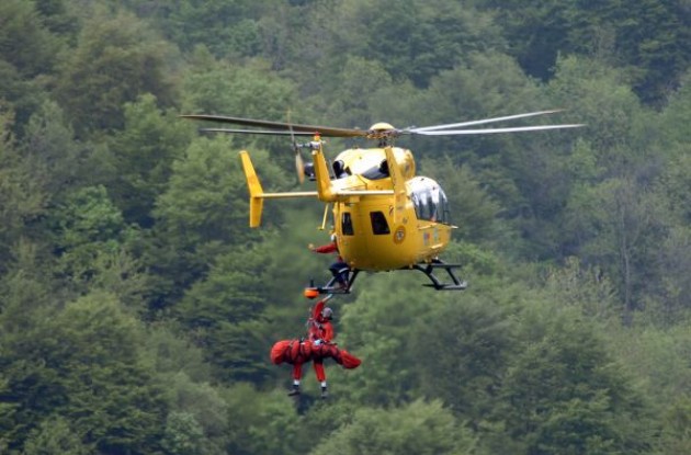 Team Rabobank's Pedro Horillo went over the mountain side and fell more than 60 meter. He is transported away from the scene via air lift. Photo copyright Fotoreporter Sirotti. Team Rabobank's Pedro Horillo went over the mountain side and fell more than 60 meter. He is transported away from the scene via air lift. Photo copyright Fotoreporter Sirotti.