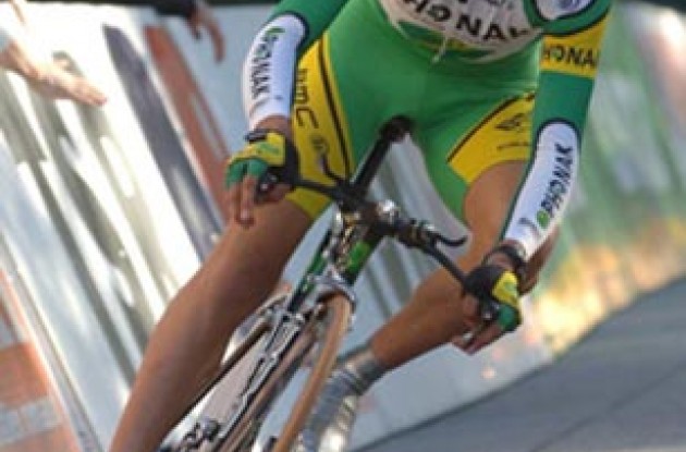 Oscar Pereiro (Phonak Hearing Systems). Photo copyright Roadcycling.com. Oscar Pereiro (Phonak Hearing Systems). Photo copyright Roadcycling.com.