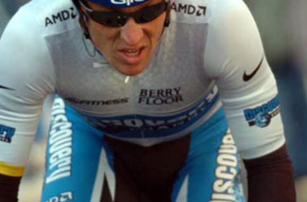 Lance Armstrong tested his new colors and TT equipment but didn't finish high in the rankings. Photo copyright Fotoreporter Sirotti.