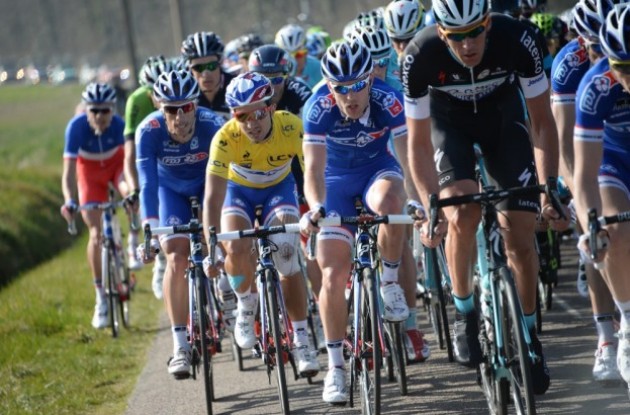 The FDJ.fr team protects Paris-Nice race leader Nacer Bouhanni in today's stage 2 | ASO