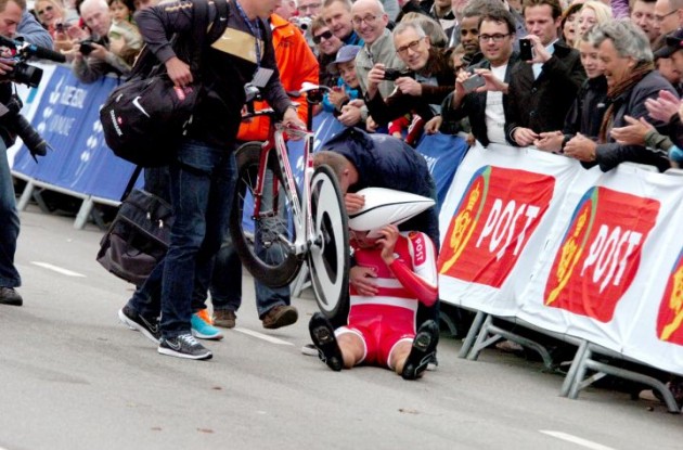 Denmark's Rasmus Christian Quaade exhausted after crossing the finish line in Copenhagen. Photo Fotoreporter Sirotti.