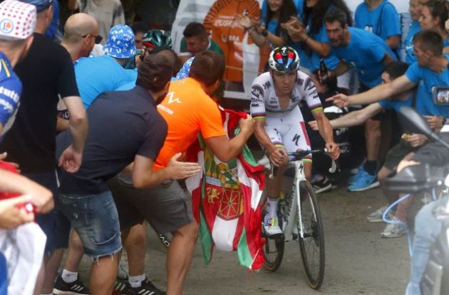 Remco Evenepoel climbing in Classica San Sebastian 2023