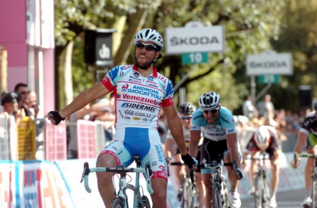 Roberto Ferrari wins stage 11 of 2012 Giro d'Italia. Photo Fotoreporter Sirotti. Roberto Ferrari wins stage 11 of 2012 Giro d'Italia. Photo Fotoreporter Sirotti.