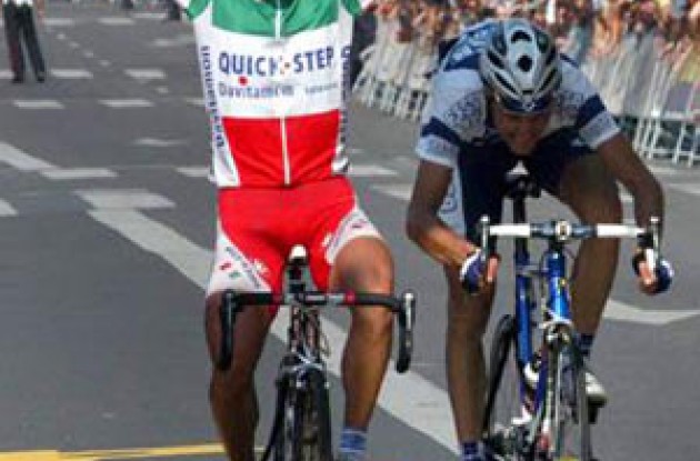 Bettini beats Basso in the final sprint to take his second World Cup win in a row. Photo copyright Fotoreporter Sirotti.