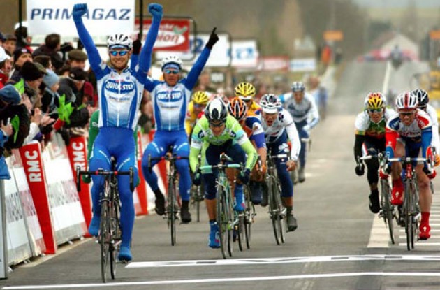 Tom Boonen takes the win. Photo copyright Fotoreporter Sirotti.