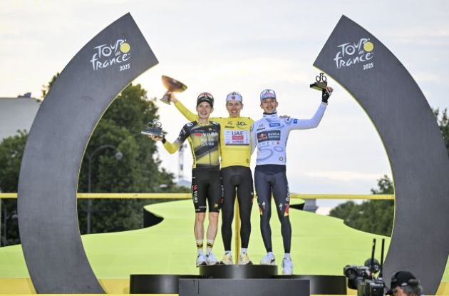 Tadej Pogacar Jonas Vingegaard Florian Lipowitz on Tour de France podium