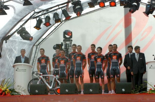 Team Caisse d'Epargne. Photo copyright Fotoreporter Sirotti.