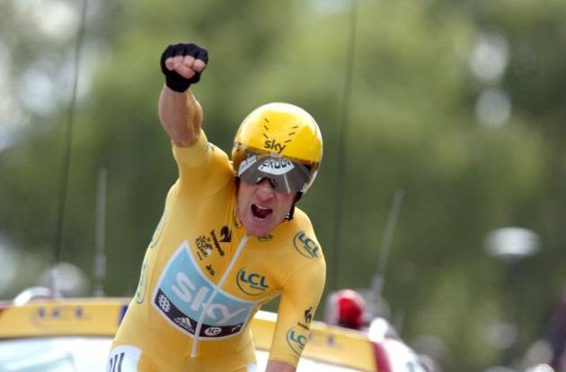 Team Sky Procycling's Bradley Wiggins powers to victory in stage 19 individual time trial of the 2012 Tour de France and increases overall Tour de France lead ahead of teammate Christopher Froome and Vincenzo Nibali of Team Liquigas-Cannondale. Photo Fotoreporter Sirotti. Team Sky Procycling's Bradley Wiggins powers to victory in stage 19 individual time trial of the 2012 Tour de France and increases overall Tour de France lead ahead of teammate Christopher Froome and Vincenzo Nibali of Team Liquigas-Cannondale. Photo Fotoreporter Sirotti.