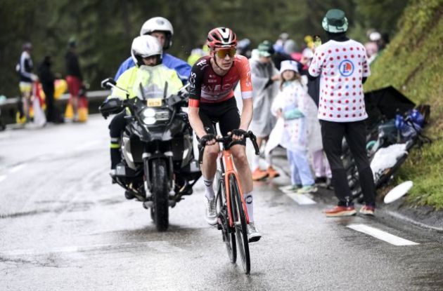 Thymen Arensman on his way to victory in stage 19 of Tour de France 2025