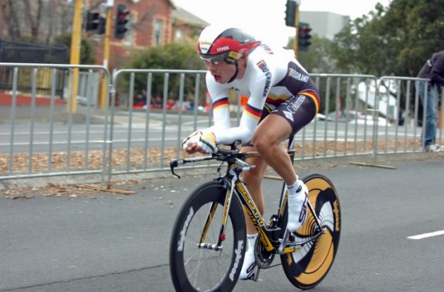 Tony Martin (Germany) on his way towards the finish line after his unfortunate puncture. Photo Fotoreporter Sirotti.
