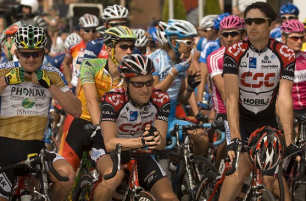 Top 3 at the start: Landis, Zabriskie, and Julich. Photo copyright Roadcycling.com.