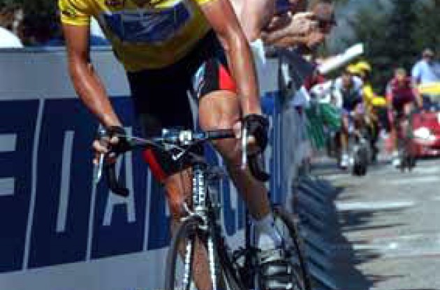 Lance Armstrong was unable to follow challengers Sastre, Ullrich and Zubeldia up the final climb today. Will he still be in yellow after tomorrow's stage? Stay tuned to Roadcycling.com to find out. Photo copyright Fotoreporter Sirotti.