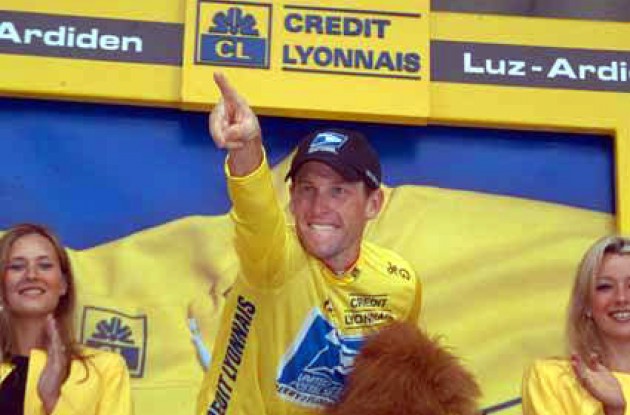 Armstrong on his way to his second win in this year's Tour. Fighting his way thorough both crashes and dehydration, Armstrong now appears set to take his fifth Tour win in a row. Will he be able to beat competitors Ullrich and Vinokourov in the final mountain stage and the time trial? Stay tuned to Roadcycling.com to find out! Photo copyright Fotoreporter Sirotti. Armstrong on his way to his second win in this year's Tour. Fighting his way thorough both crashes and dehydration, Armstrong now appears set to take his fifth Tour win in a row. Will he be able to beat competitors Ullrich and Vinokourov in the final mountain stage and the time trial? Stay tuned to Roadcycling.com to find out! Photo copyright Fotoreporter Sirotti.