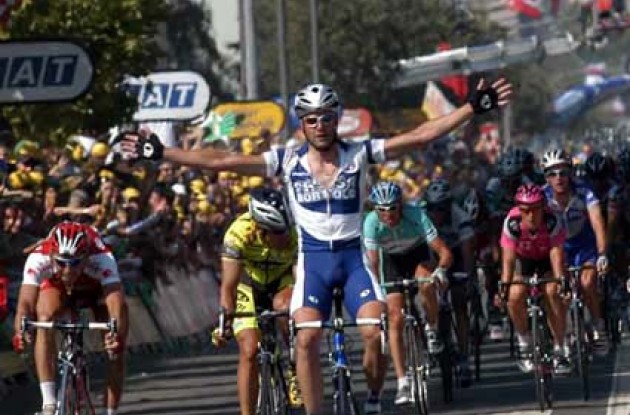 Podium girls here I come! Petacchi takes his fourth win in this year's Tour de France. He probably won't win tomorrow though. Photo copyright Fotoreporter Sirotti. Podium girls here I come! Petacchi takes his fourth win in this year's Tour de France. He probably won't win tomorrow though. Photo copyright Fotoreporter Sirotti.