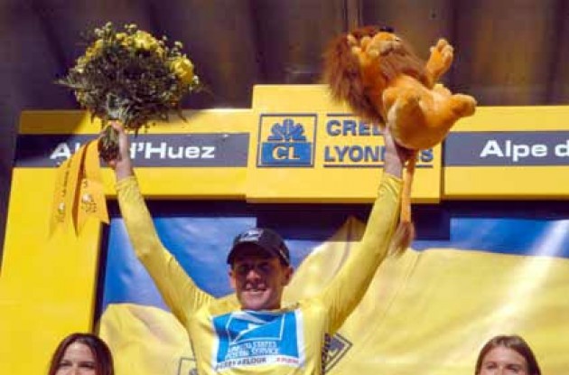 Armstrong finished third in today's stage, but took the overall lead. He's now wearing the yellow jersey. Will he be able to fight off the other Americans tomorrow? Photo copyright Fotoreporter Sirotti. Armstrong finished third in today's stage, but took the overall lead. He's now wearing the yellow jersey. Will he be able to fight off the other Americans tomorrow? Photo copyright Fotoreporter Sirotti.