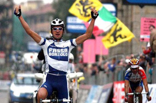 Michele Bartoli takes the win ahead of Angelo Lopeboselli. Oops I did it again! Photo copyright Fotoreporter Sirotti.