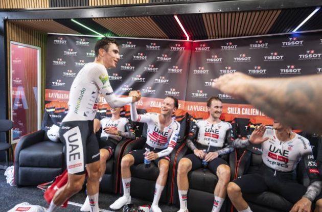 | Unipublic UAE Team Emirates in the hot seats