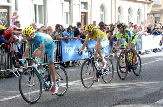 Vincenzo Nibali chasing the breakaway groups | Fotoreporter Sirotti
