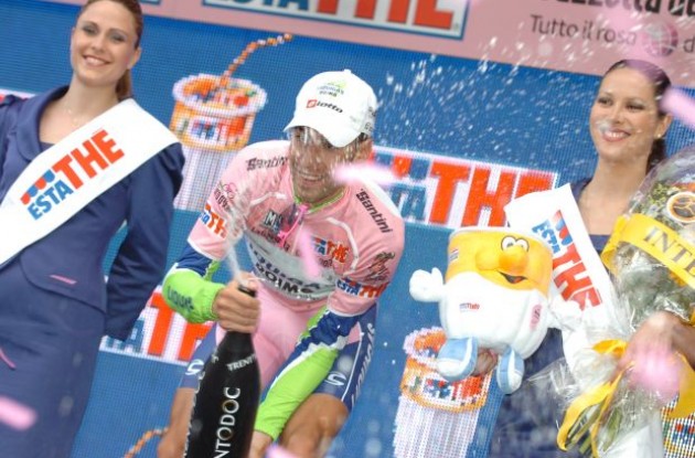 Nibali celebrates his Giro d'Italia lead on the podium in Italy. Photo copyright Fotoreporter Sirotti.