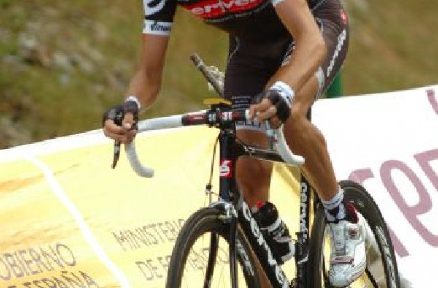 Cervelo TestTeam's Xavier Tondo struggles on his way up the climb. Photo copyright Fotoreporter Sirotti.