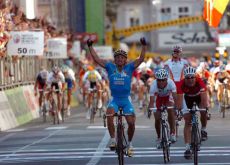 Bettini is the new World Champion! Congrats from all of us here at Roadcycling.com. Photo copyright Fotoreporter Sirotti. Bettini is the new World Champion! Congrats from all of us here at Roadcycling.com. Photo copyright Fotoreporter Sirotti.