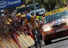 Alberto Contador (Team Discovery Channel) fighting hard to keep his overall lead. A brave effort by Contador today! Alberto Contador (Team Discovery Channel) fighting hard to keep his overall lead. A brave effort by Contador today!