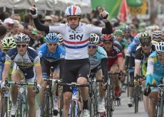 Bradley Wiggins wins stage 1 of the Tour de Romandie 2012.