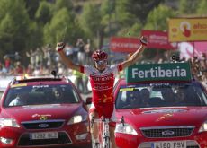 David Moncoutie wins. Photo copyright Fotoreporter Sirotti. David Moncoutie wins. Photo copyright Fotoreporter Sirotti.
