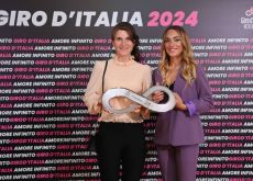 Elisa Longo Borghini and Letizia Paternoster with Women's Giro d'Italia trophy