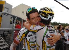 George Hincapie and Mark Cavendish. Huggie, huggie. Photo copyright Fotoreporter Sirotti.