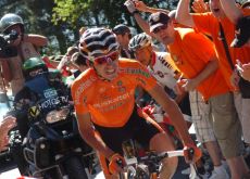 Igor Anton climbs in stage 19 of the Vuelta a Espana. Photo Fotoreporter Sirotti.