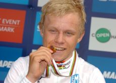 Denmark's Mads WÃ¼rtz Schmidt likes the taste of sweet gold. Photo Fotoreporter Sirotti.