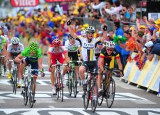 Mark Cavendish sprints to win in stage 5 of Tour de France 2011 for Team HTC-HighRoad. Photo Fotoreporter Sirotti.