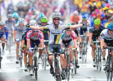 Mark Cavendish sprints to win in stage 11 of Tour de France 2011 for Team HTC-HighRoad. Photo Fotoreporter Sirotti.