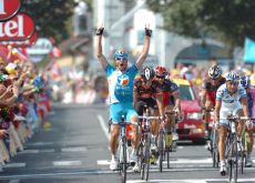 Pierrick Fedrigo takes the sprint win in today's stage 16 of the 2010 Tour de France. Photo copyright Fotoreporter Sirotti. Pierrick Fedrigo takes the sprint win in today's stage 16 of the 2010 Tour de France. Photo copyright Fotoreporter Sirotti.