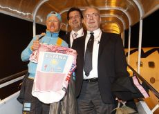 Team Astana's Aleksandre Vinokourov arrives in Italy. Team Astana's Aleksandre Vinokourov arrives in Italy.