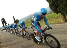 Team Garmin-Barracuda on its way to Giro d'Italia stage victory. Photo Fotoreporter Sirotti.