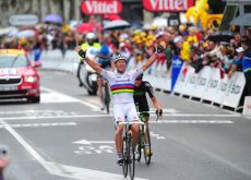Thor Hushovd wins. Photo copyright Fotoreporter Sirotti. Thor Hushovd wins. Photo copyright Fotoreporter Sirotti.